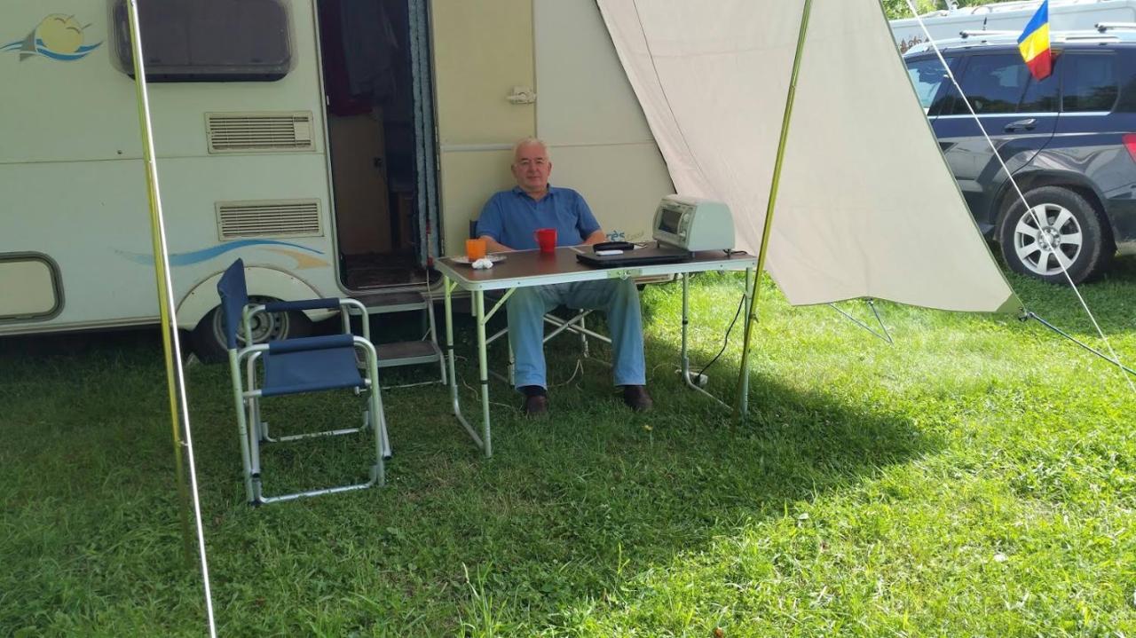 Camping Aviator, Numai Teren, Campare Pentru Rulote Autorulote Personale, Campingul Nu Are Rulote !!! Buşteni Exterior foto